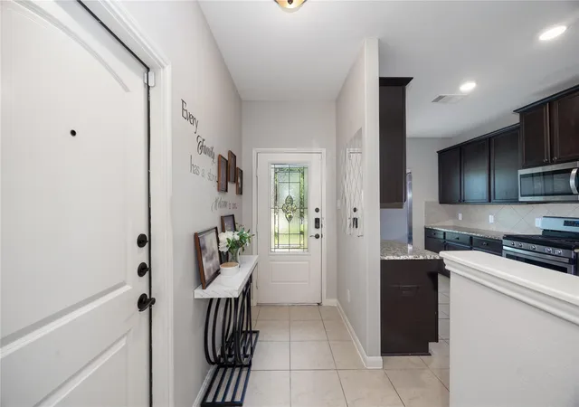 Photo 3 of Single family home for sale at 7658 Dragon Pearls Ln, Conroe, TX 77304 | MLS# 97942991 | Listing updated on 2026-09-06