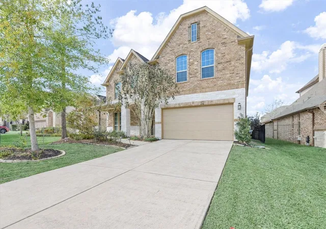 3rd image of 35 N Wheatleigh Dr, Tomball, TX 77375 | MLS# 88901033