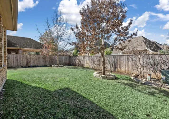 Homes for sale in Tomball, TX | 35 N Wheatleigh Dr, Tomball, TX 77375 | MLS# 88901033