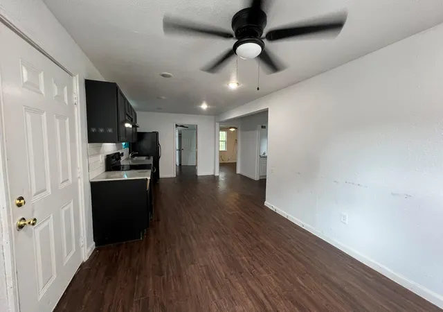 Photo 3 of Single family home for sale at 2117 Russell St, Houston, TX 77026 | MLS# 63306729 | Listing updated on 2026-08-21