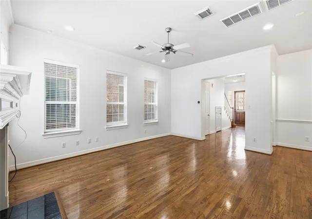 Photo 3 of Single family home for sale at 3207 Holly Shrs Dr, Houston, TX 77042 | MLS# 31863639 | Listing updated on 2026-09-19