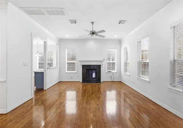 Photo 4 of Single family home for sale at 3207 Holly Shrs Dr, Houston, TX 77042 | MLS# 31863639 | Listing updated on 2026-09-19