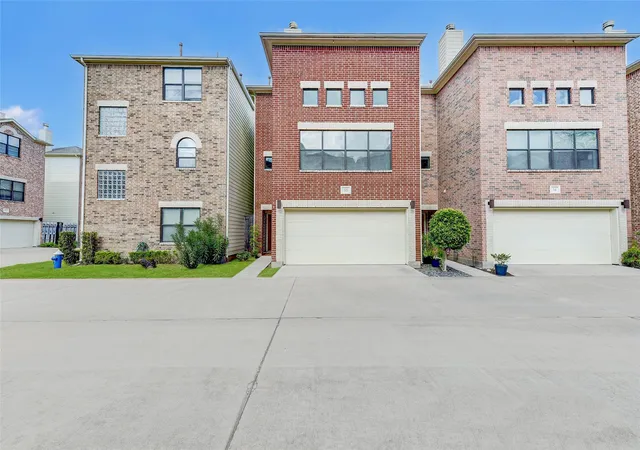 Photo 1 of Single family home for sale at 650 Westcross St #35, Houston, TX 77018 | MLS# 76990255 | Listing updated on 2026-06-03