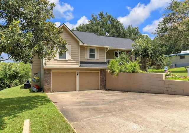 Photo 3 of Single family home for sale at 70 Valley Dr, Coldspring, TX 77331 | MLS# 83005245 | Listing updated on 2026-09-09