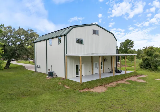5th image of 1628 Private Road 652, Bay City, TX 77414 | MLS# 88860066