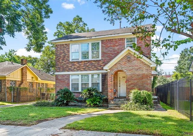 3rd image of 3102 Isabella St, Houston, TX 77004 | MLS# 68952362