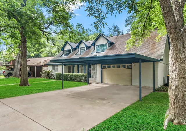 Photo 3 of Single family home for sale at 1013 Stevens Ave, Conroe, TX 77301 | MLS# 95715950 | Listing updated on 2026-09-14