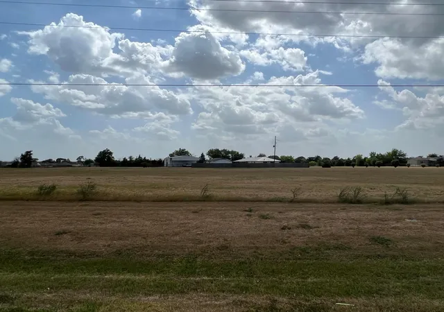 25th image of 918 Fairway Dr, Navasota, TX 77868 | MLS# 8191579
