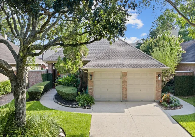 Photo 1 of Sale Pending at 2430 Fairway Pointe Dr, League City, TX 77573 | MLS# 58066960 | Listing updated on 2026-09-09