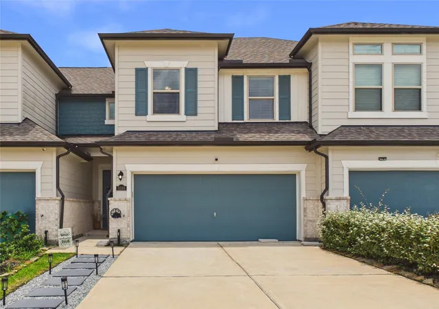 Photo 2 of Townhouse for sale at 5530 Clarendon Hills Ct, Pasadena, TX 77505 | MLS# 60233026 | Listing updated on 2026-09-05