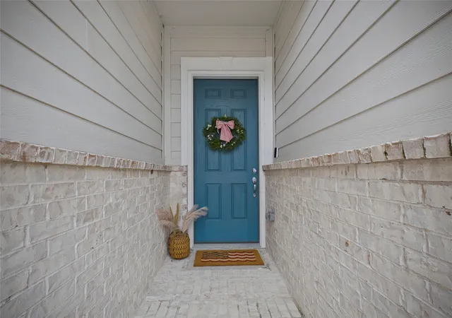Photo 3 of Townhouse for sale at 5530 Clarendon Hills Ct, Pasadena, TX 77505 | MLS# 60233026 | Listing updated on 2026-09-05