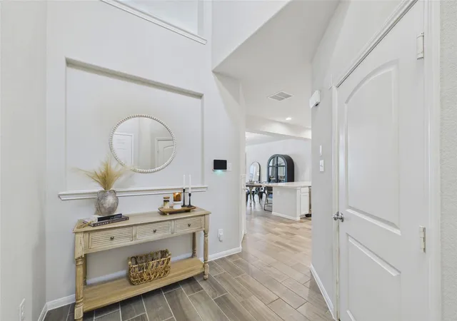 Photo 4 of Townhouse for sale at 5530 Clarendon Hills Ct, Pasadena, TX 77505 | MLS# 60233026 | Listing updated on 2026-09-05