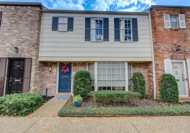 Photo 2 of Townhouse for sale at 6343 Briar Rose Dr #142, Houston, TX 77057 | MLS# 56357907 | Listing updated on 2026-08-05