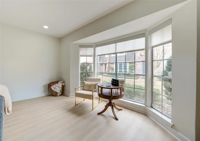 Photo 4 of Townhouse for sale at 6343 Briar Rose Dr #142, Houston, TX 77057 | MLS# 56357907 | Listing updated on 2026-08-05