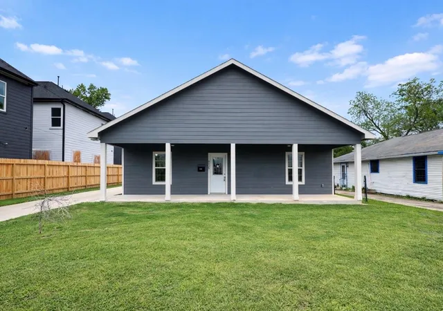 1st image of 5125 Larkspur St, Houston, TX 77033 | MLS# 19409802