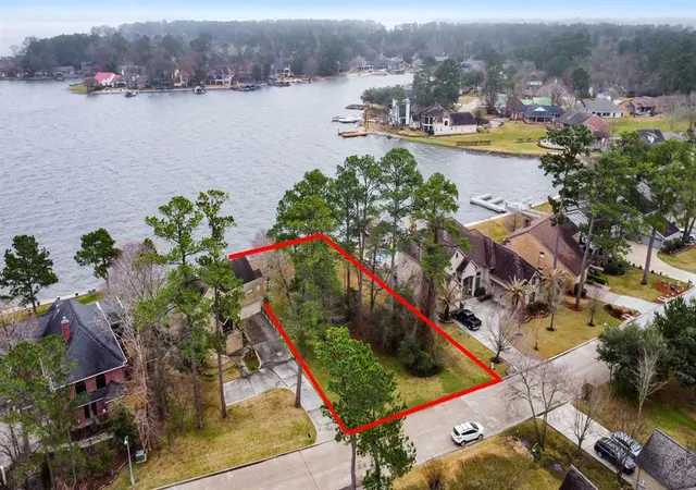 2nd image of 11823 Thoreau Dr, Montgomery, TX 77356 | MLS# 77392526
