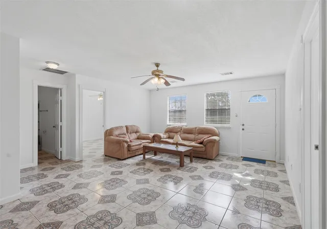 4th image of 3834 Quail Hollow Dr, Brookshire, TX 77423 | MLS# 73587156