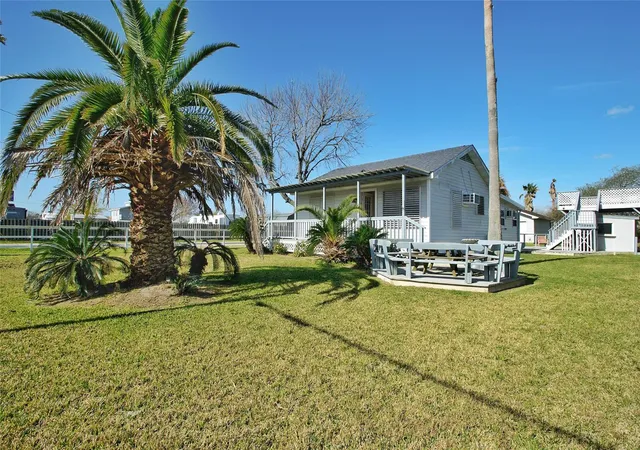 1st image of 436 9th St, Dickinson, TX 77539 | MLS# 34157543