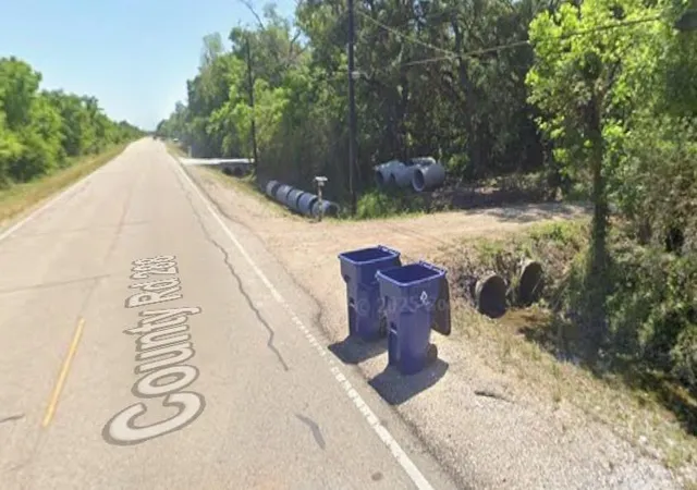 Photo 4 of Sale Pending at 4859 County Rd 288, Angleton, TX 77515 | MLS# 23176520 | Listing updated on 2026-09-19