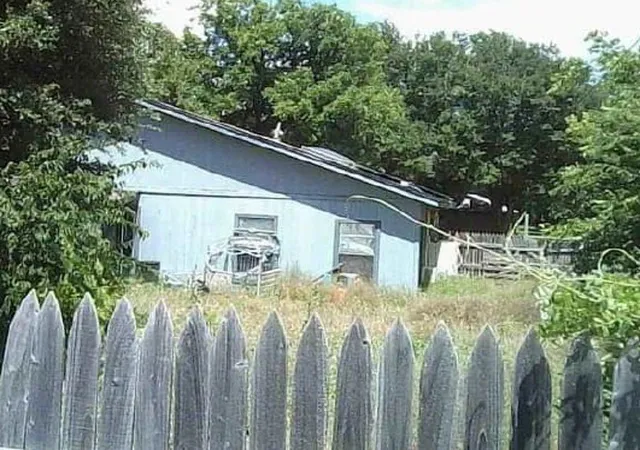5th image of 204 Circle Dr, Winters, TX 79567 | MLS# 36213090