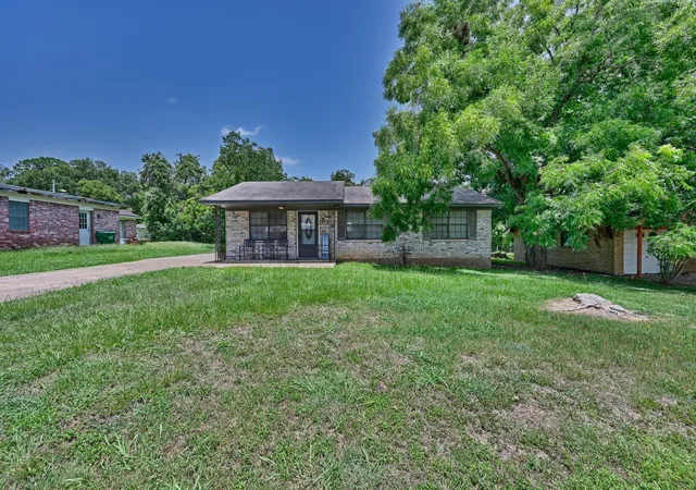 Homes for sale in Brenham, TX | 316 Johnson St, Brenham, TX 77833 | MLS# 6061951