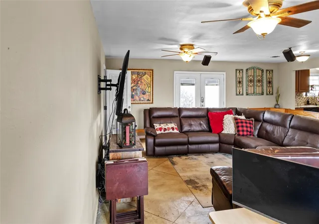 Photo 3 of Single family home for sale at 214 Yaupon Dr, Baytown, TX 77520 | MLS# 20419409 | Listing updated on 2026-07-10