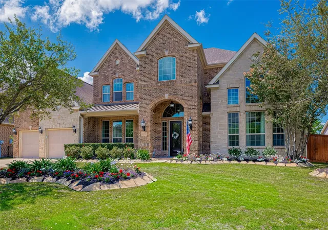 Photo 2 of Sale Pending at 10227 Grape Crk Grv Ln, Cypress, TX 77433 | MLS# 8535493 | Listing updated on 2026-08-31