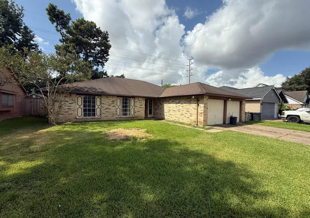 Photo 4 of Sale Pending at 8418 Old Maple Ln, Humble, TX 77338 | MLS# 44182745 | Listing updated on 2026-09-15