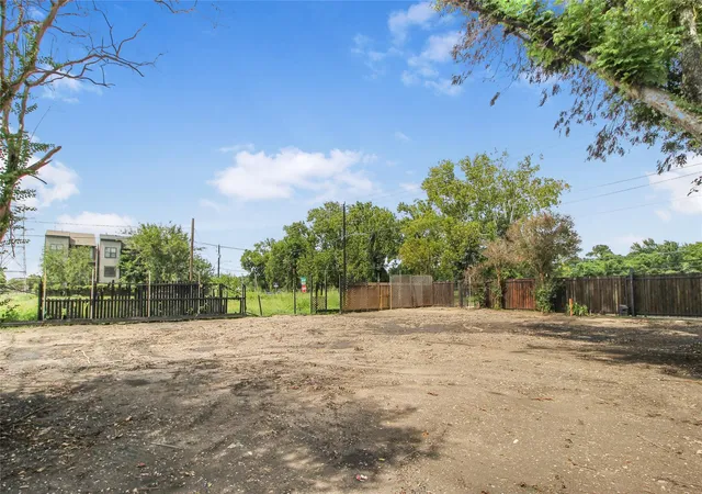 Photo 3 of Land for sale at 5015 Elysian St, Houston, TX 77009 | MLS# 48843505 | Listing updated on 2026-08-20