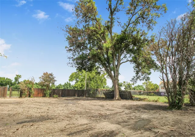 Photo 4 of Land for sale at 5015 Elysian St, Houston, TX 77009 | MLS# 48843505 | Listing updated on 2026-08-20