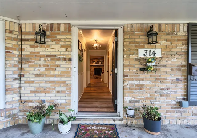 Photo 3 of Single family home for sale at 314 Coke Ln, Alvin, TX 77511 | MLS# 70004214 | Listing updated on 2026-09-17