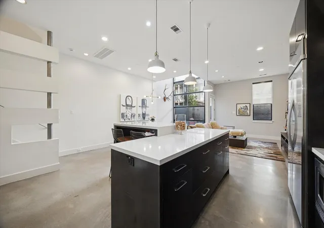 Photo 4 of Single family home for sale at 6504 Rodrigo St #B, Houston, TX 77007 | MLS# 95156632 | Listing updated on 2026-09-17