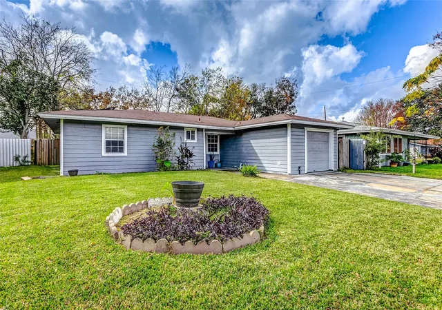 Photo 3 of Sale Pending at 3704 Malone Dr, Pasadena, TX 77503 | MLS# 30618708 | Listing updated on 2026-09-11