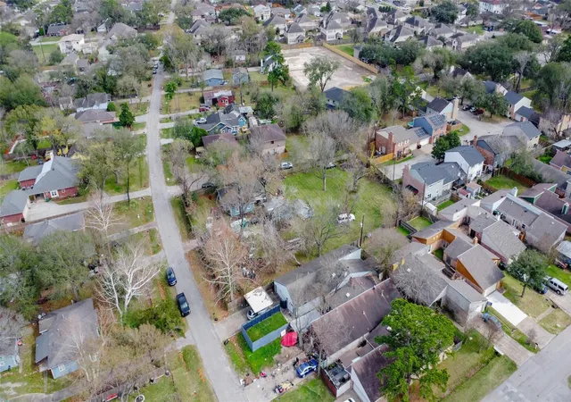 3rd image of 9229 Kerrwood Ln, Houston, TX 77080 | MLS# 84628938