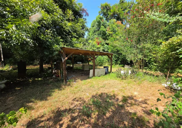 Photo 4 of Single family home for sale at 919 E Murchison St, Palestine, TX 75801 | MLS# 42454118 | Listing updated on 2026-09-03