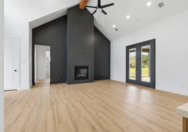 Photo 4 of Single family home for sale at 467 Springfield Trl, Angleton, TX 77515 | MLS# 89797318 | Listing updated on 2026-04-28