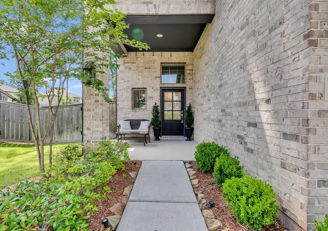 Photo 3 of Single family home for sale at 407 Soapberry Tree Ct, Willis, TX 77318 | MLS# 61481570 | Listing updated on 2026-10-08