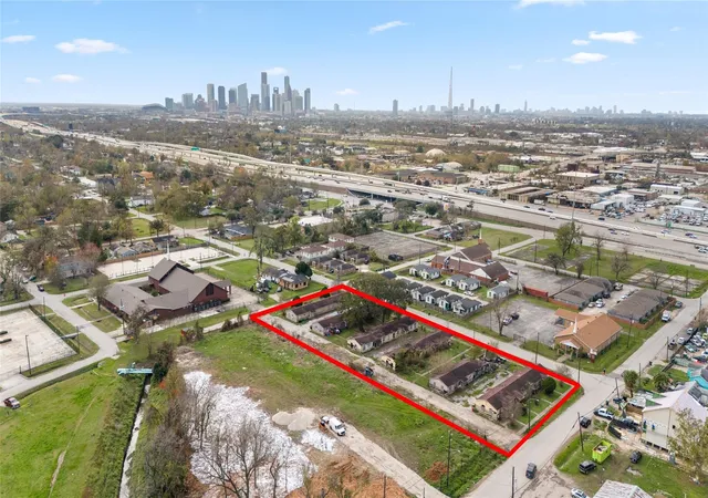 1st image of 3121 Brewster St, Houston, TX 77026 | MLS# 10170916