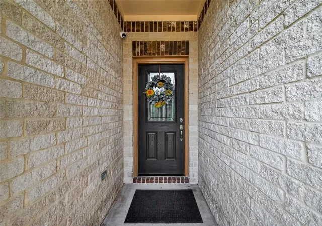 Photo 4 of Sale Pending at 709 Coen Rd, Rosharon, TX 77583 | MLS# 23414776 | Listing updated on 2026-09-15