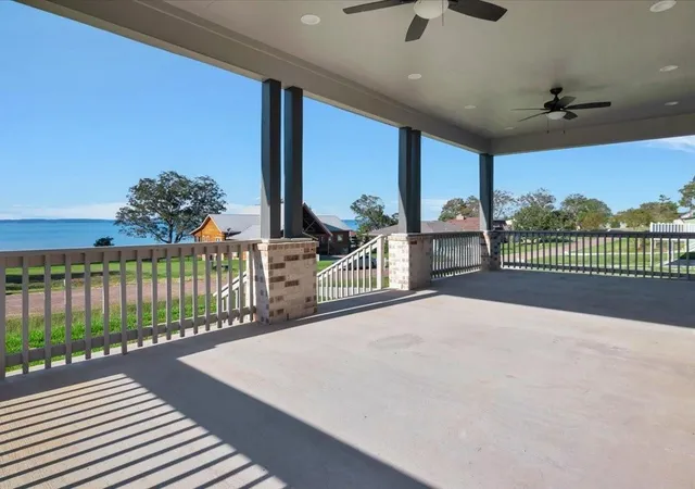 Photo 3 of Single family home for sale at 345 Edgewater Dr, Livingston, TX 77351 | MLS# 13234510 | Listing updated on 2026-09-14