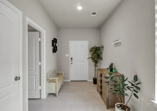 Photo 4 of Single family home for sale at 10707 Catclaw Ct, Tomball, TX 77375 | MLS# 10513447 | Listing updated on 2026-09-12