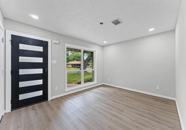 2nd image of 409 Midway Dr, Baytown, TX 77521 | MLS# 32524237