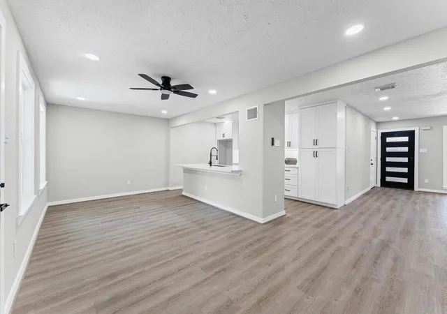 3rd image of 409 Midway Dr, Baytown, TX 77521 | MLS# 32524237