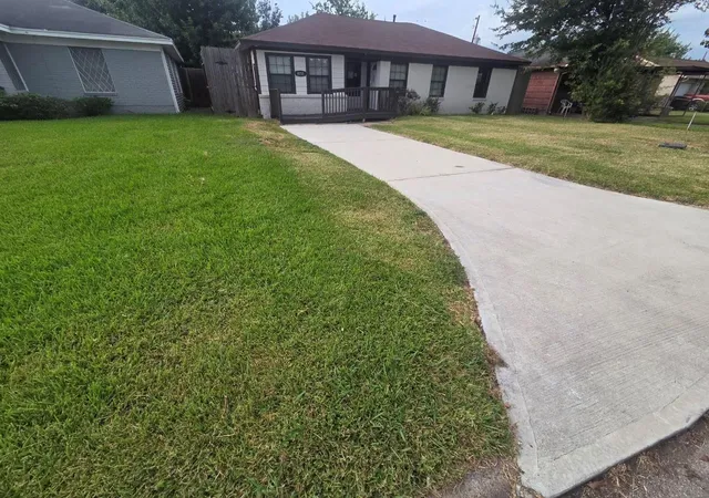 Photo 2 of Sale Pending at 8755 Pattibob St, Houston, TX 77029 | MLS# 45216189 | Listing updated on 2026-08-23