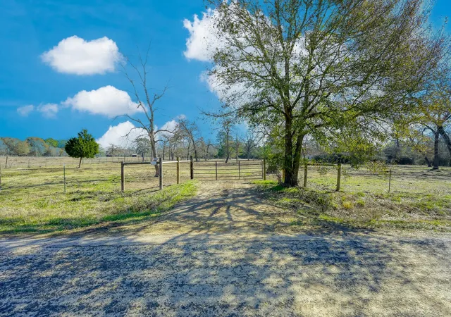 3rd image of 26050 Forest Hills Ln, Waller, TX 77484 | MLS# 63695445