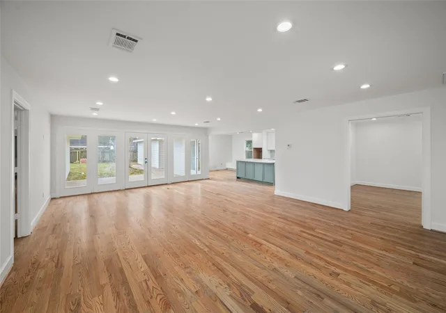 Photo 3 of Single family home for sale at 7727 Fairdale Ln, Houston, TX 77063 | MLS# 24045710 | Listing updated on 2026-09-15