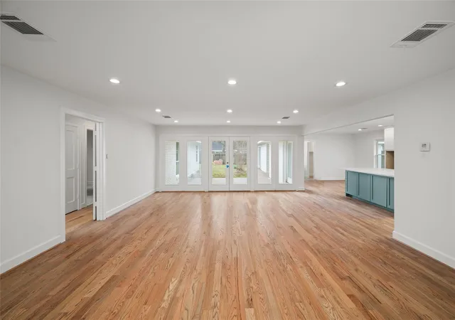Photo 3 of Single family home for sale at 7727 Fairdale Ln, Houston, TX 77063 | MLS# 24045710 | Listing updated on 2026-09-15