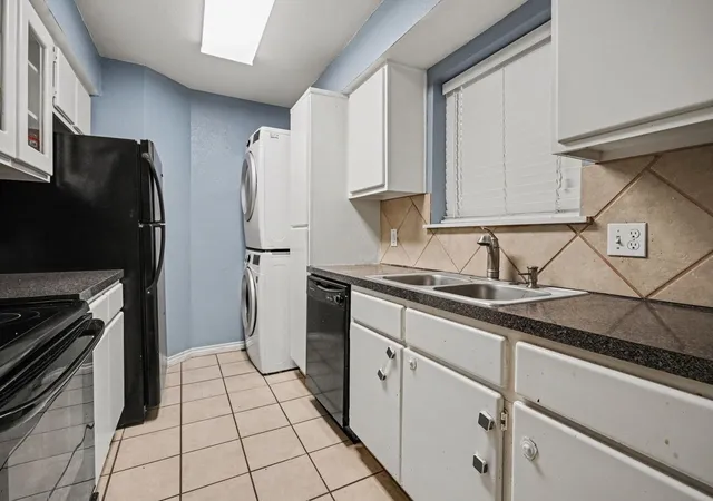 3rd image of 18800 Egret Bay Blvd #1603, Houston, TX 77058 | MLS# 50544314