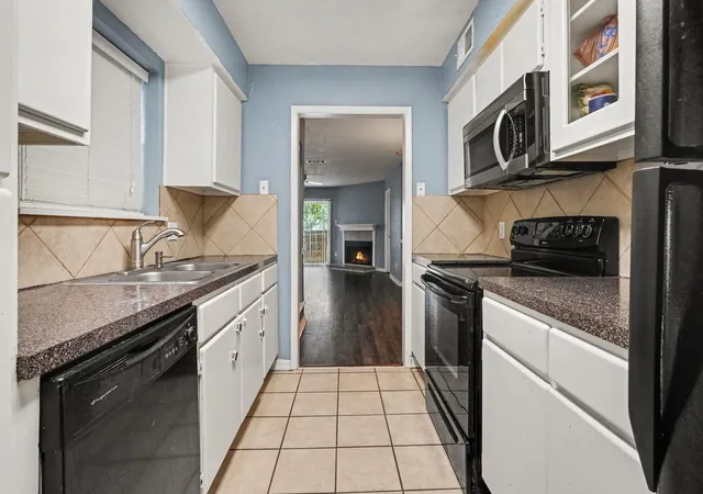 4th image of 18800 Egret Bay Blvd #1603, Houston, TX 77058 | MLS# 50544314