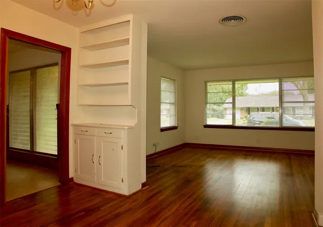 Homes for sale in Houston, TX | 6131 Indigo St, Houston, TX 77074 | MLS# 9235599
